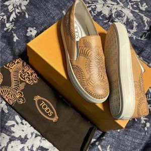 Authentic Bnew Tod’s sneakers size 7